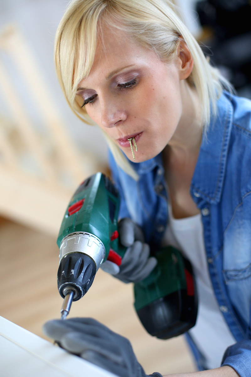Come eliminare i graffi dal legno