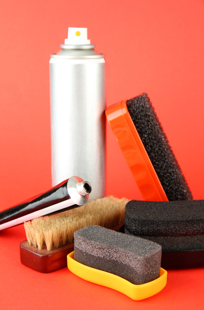 Pulire le scarpe in camoscio