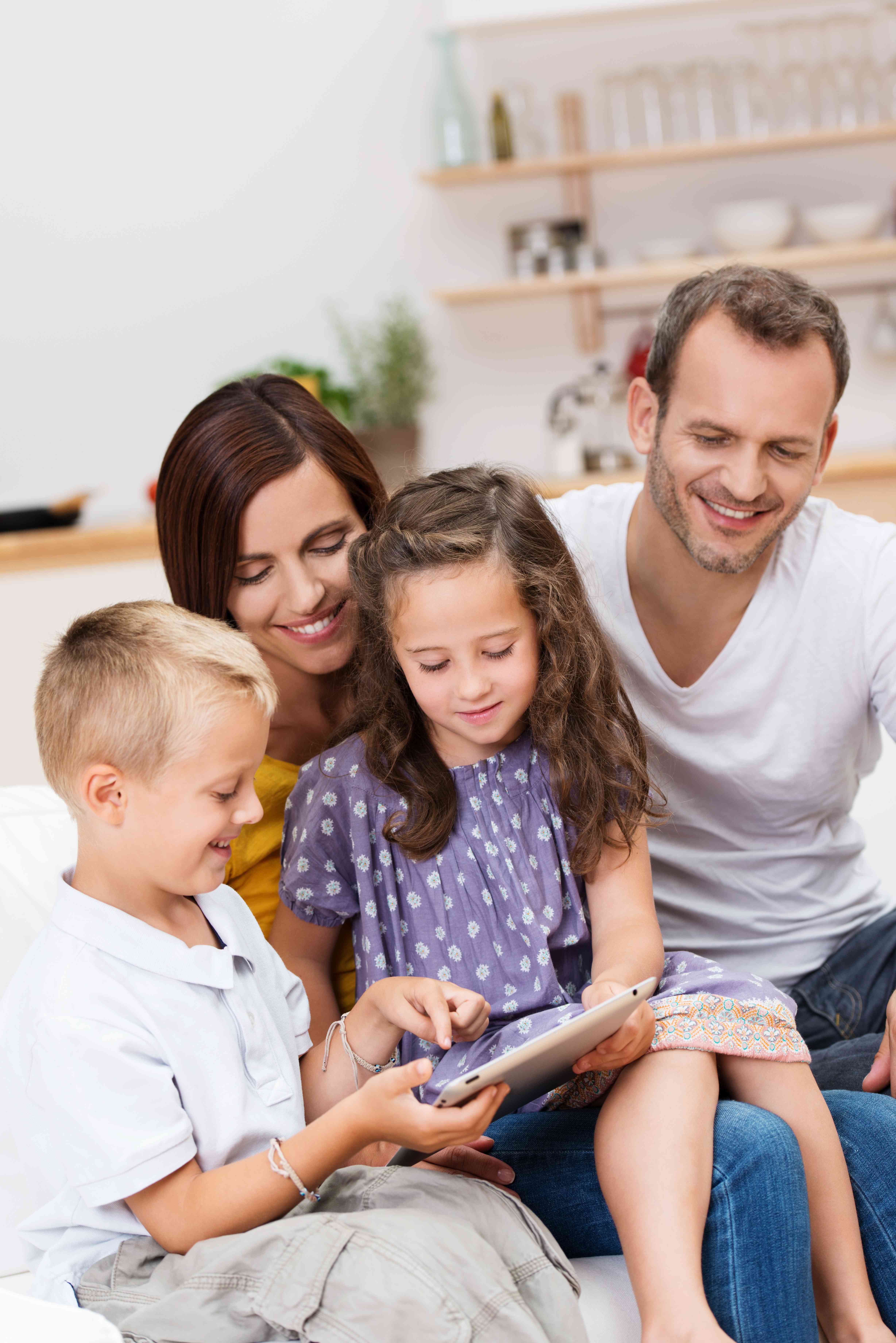 Rapporto genitori e figli: come comportarsi
