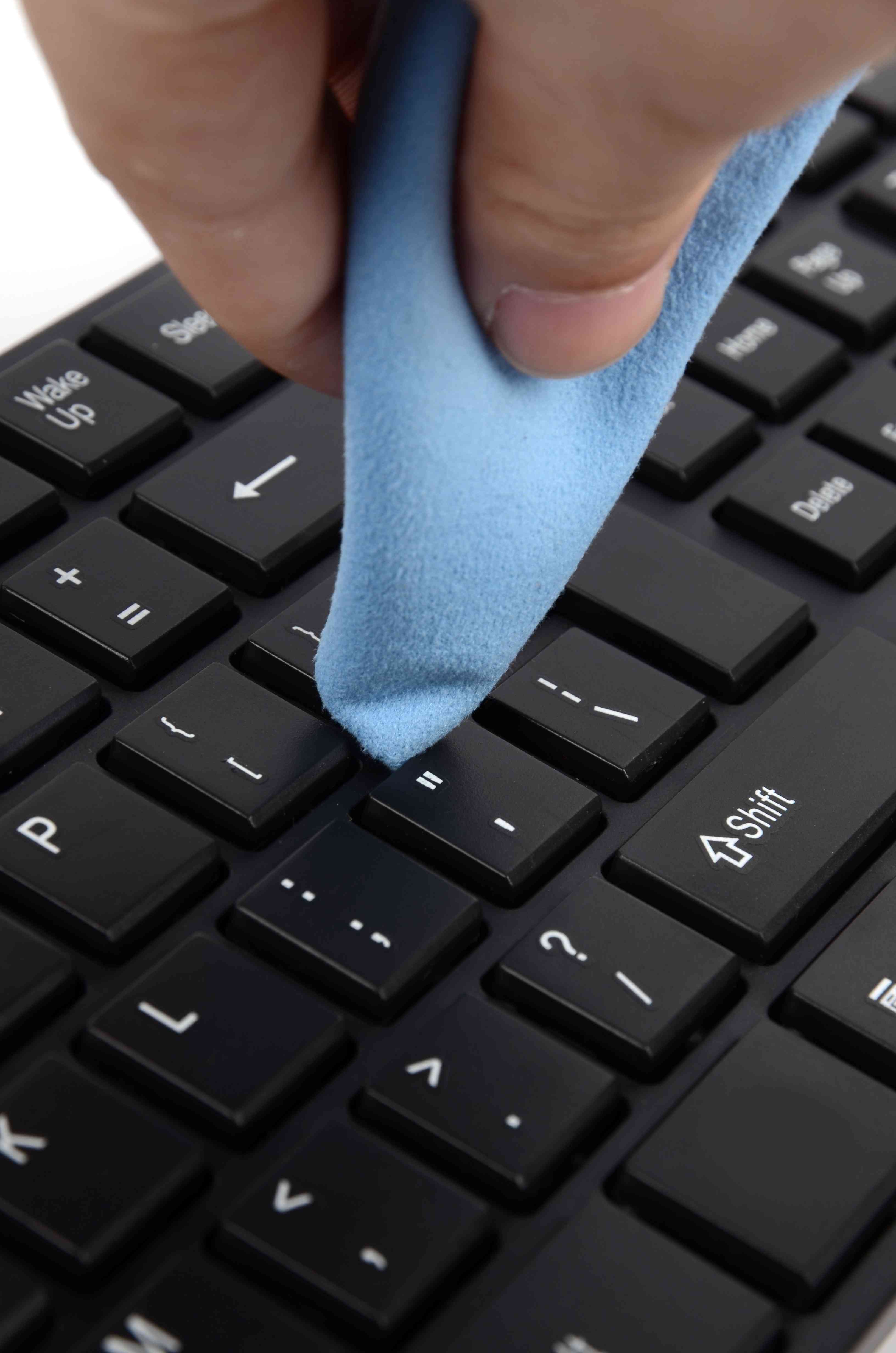 Come pulire il pc dalla polvere: rimedi facili