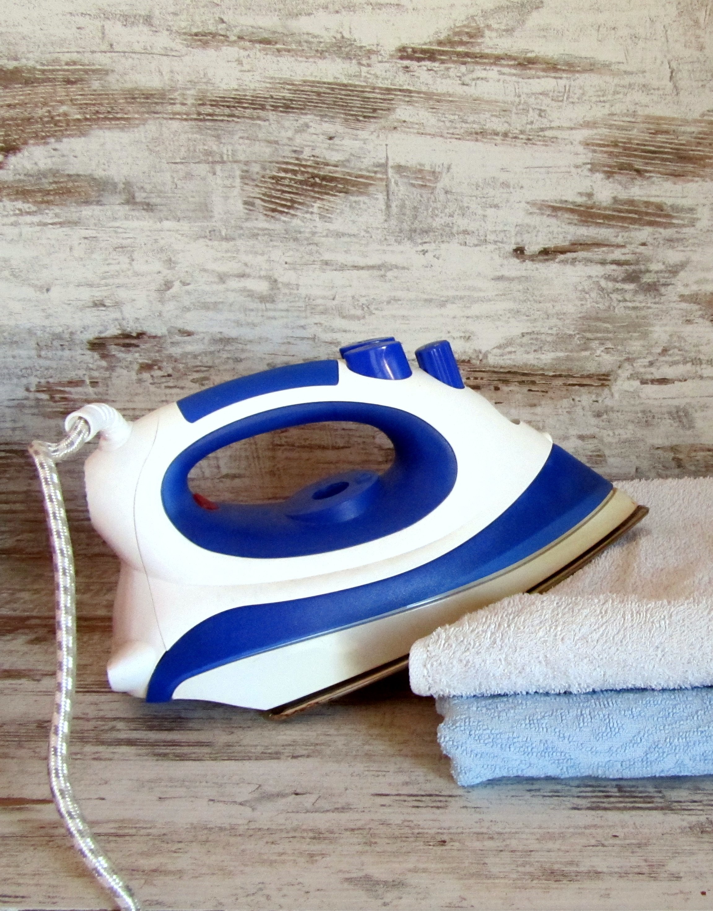 10 trucchi per non stirare più (o quasi)