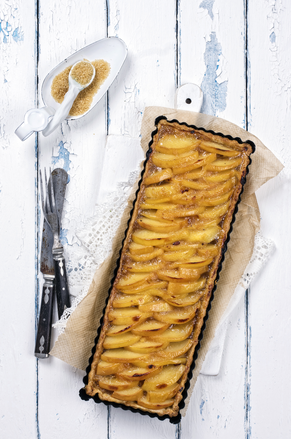 Crostata di marmellata di mele e amaretti