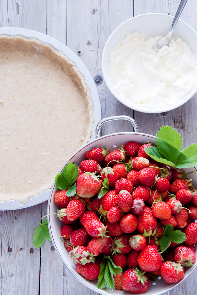 Crostata di fragole con mousse di cioccolato bianco