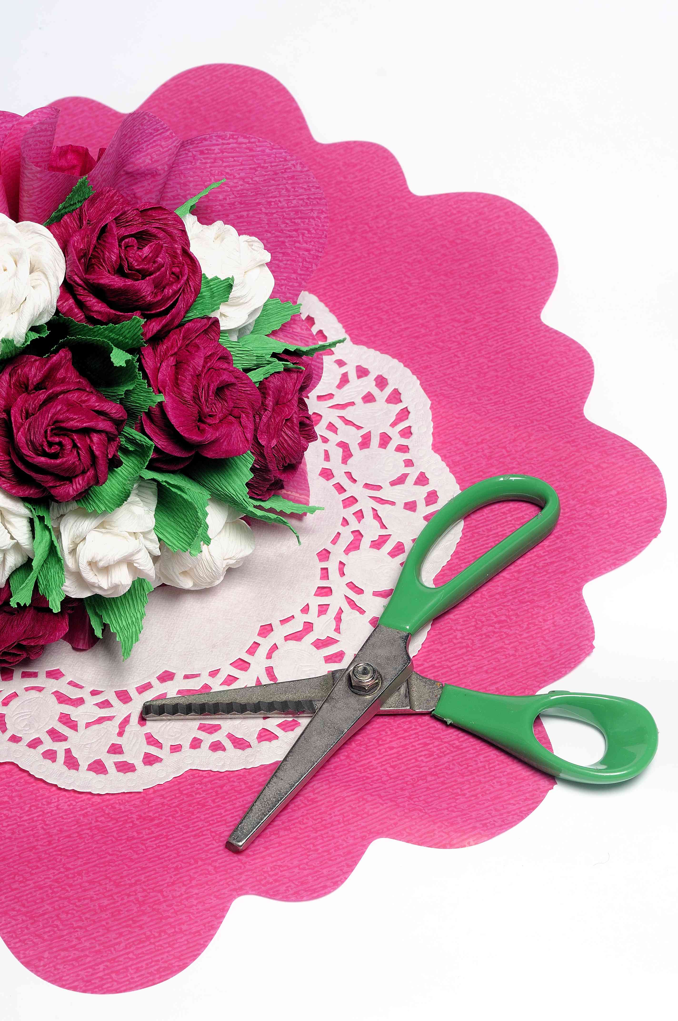 Fiori di carta crespa: come realizzarli?   