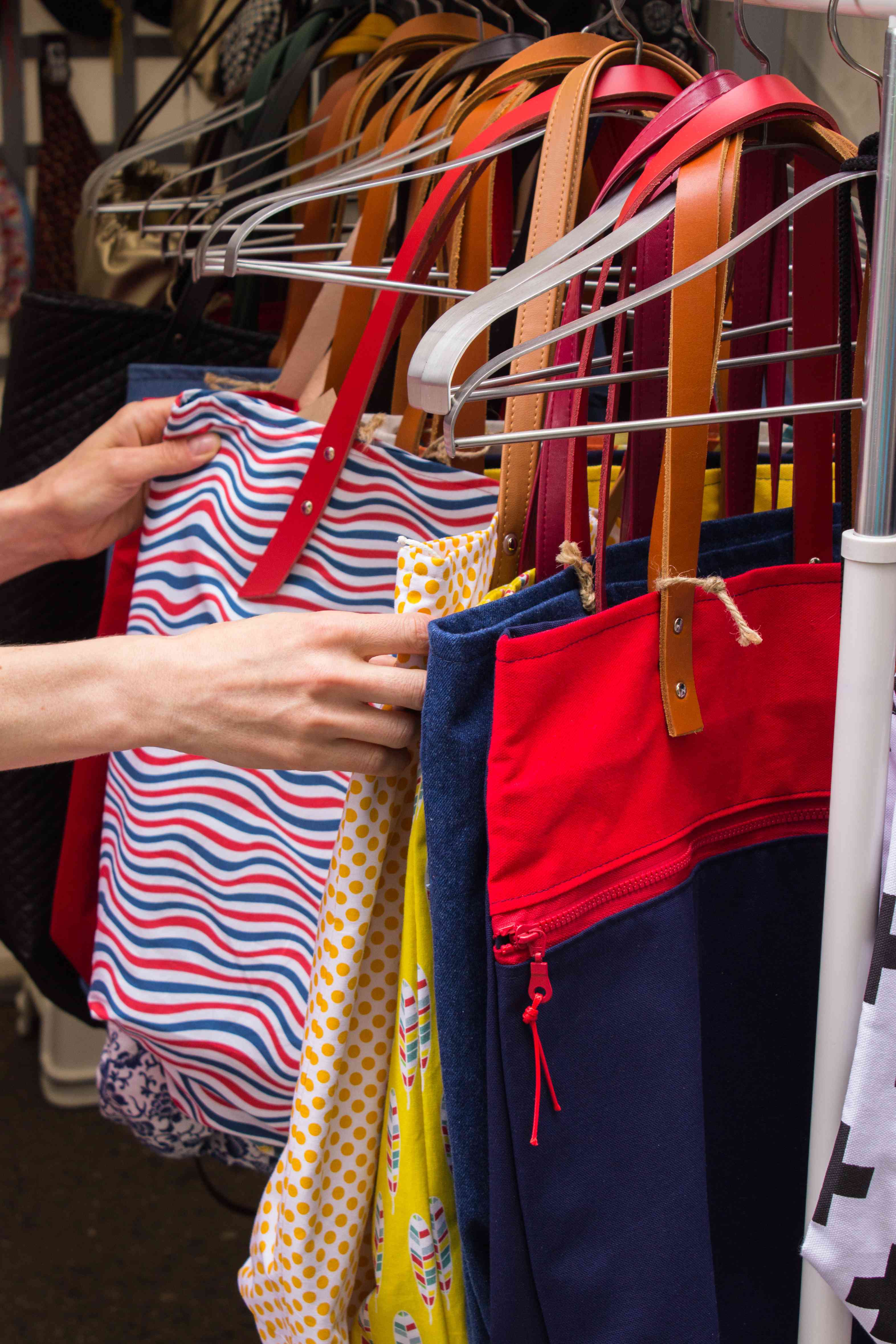 Come sistemare le borse nell'armadio