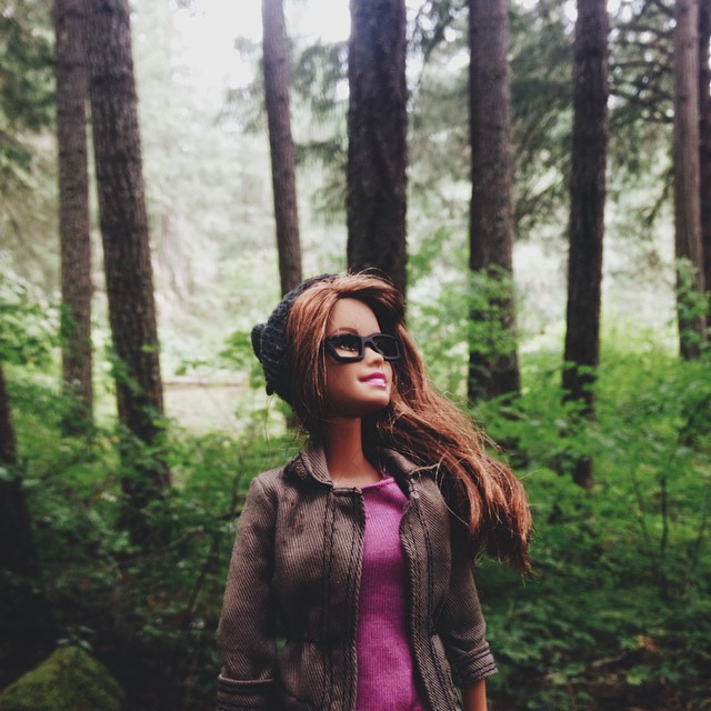 Barbie, il profilo su Instagram che prende in giro la selfiemania e l’Iphoneography