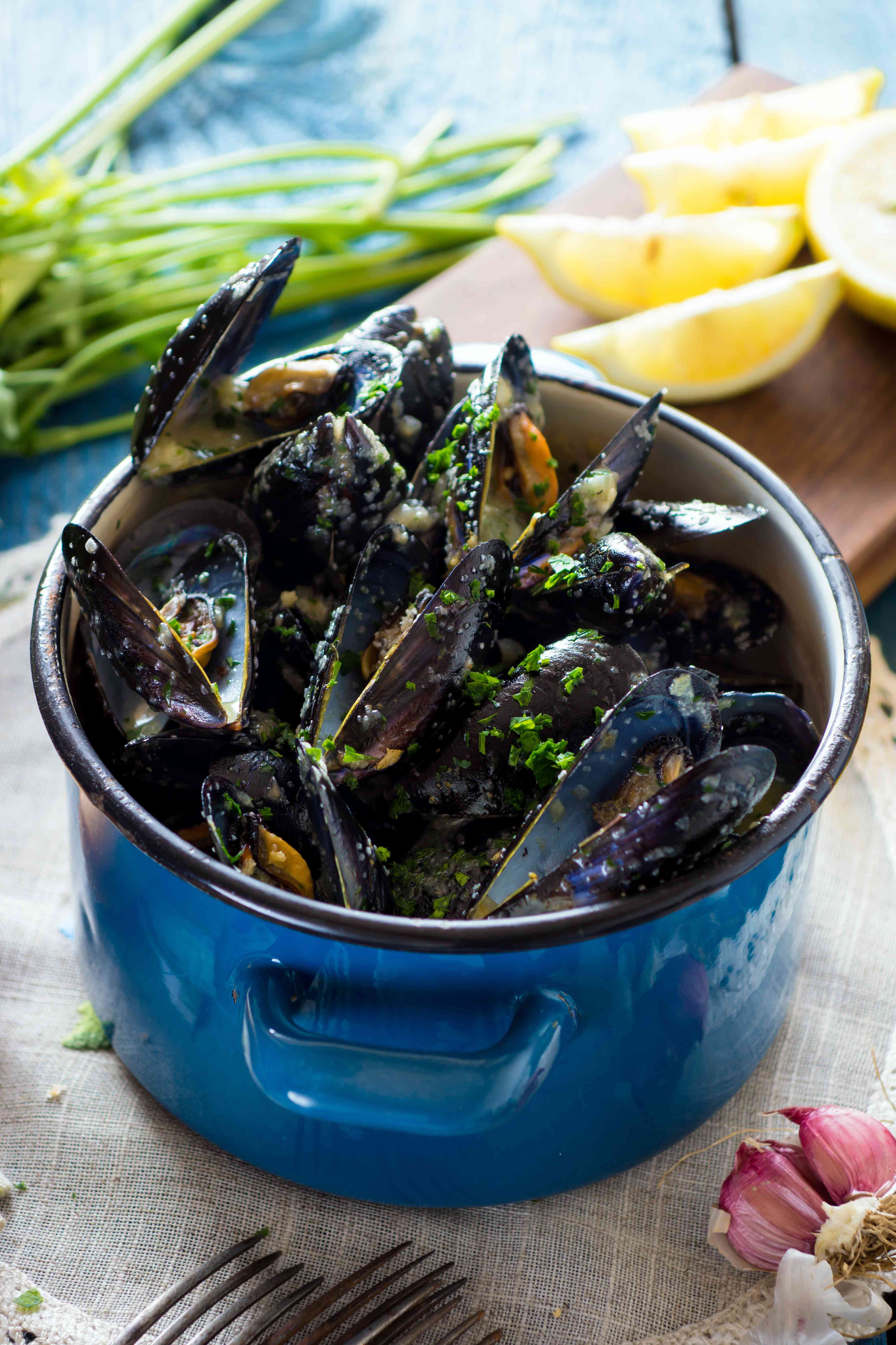 Cozze alla busara (o buzara)