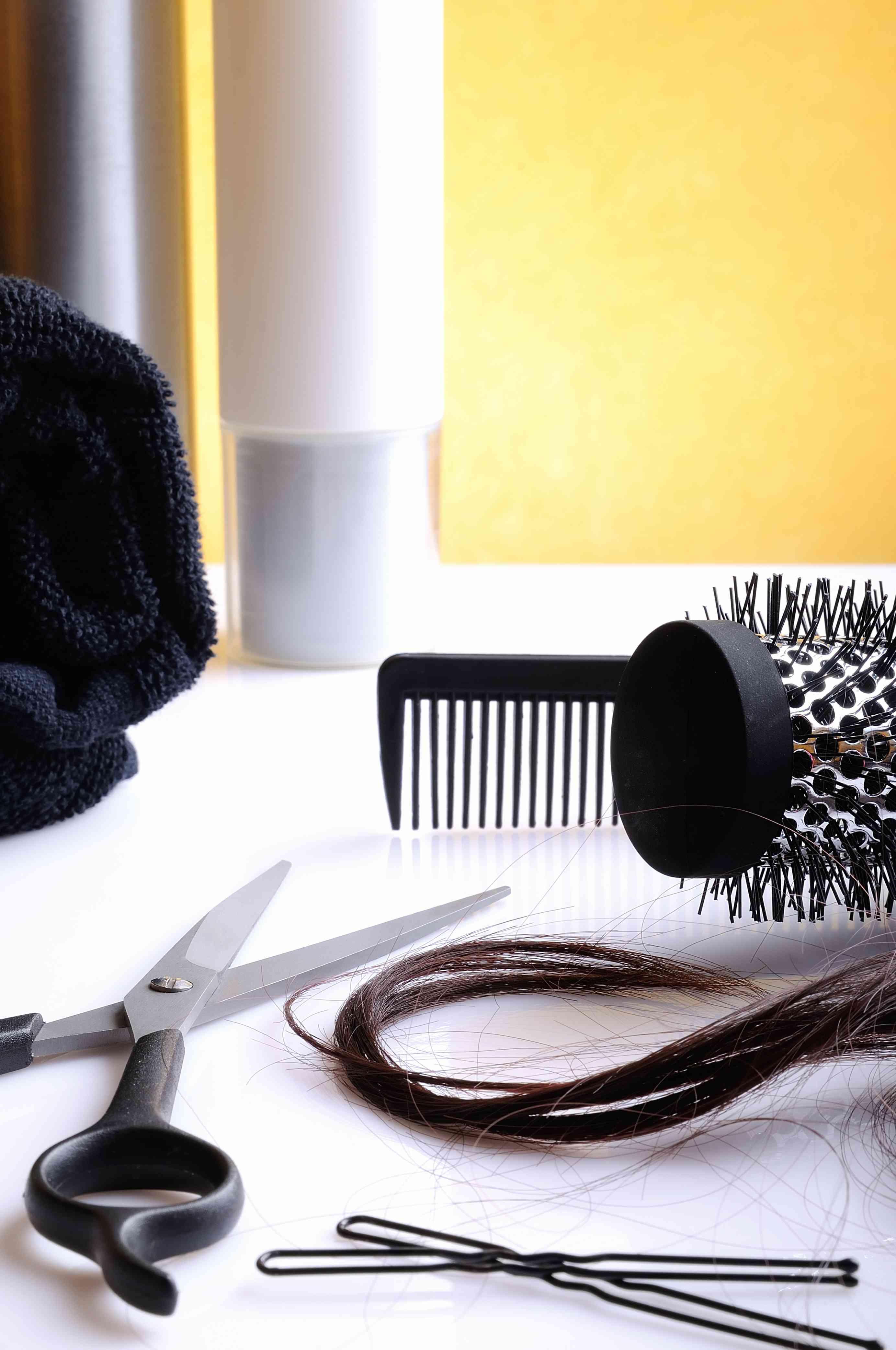 Come pulire le spazzole per capelli