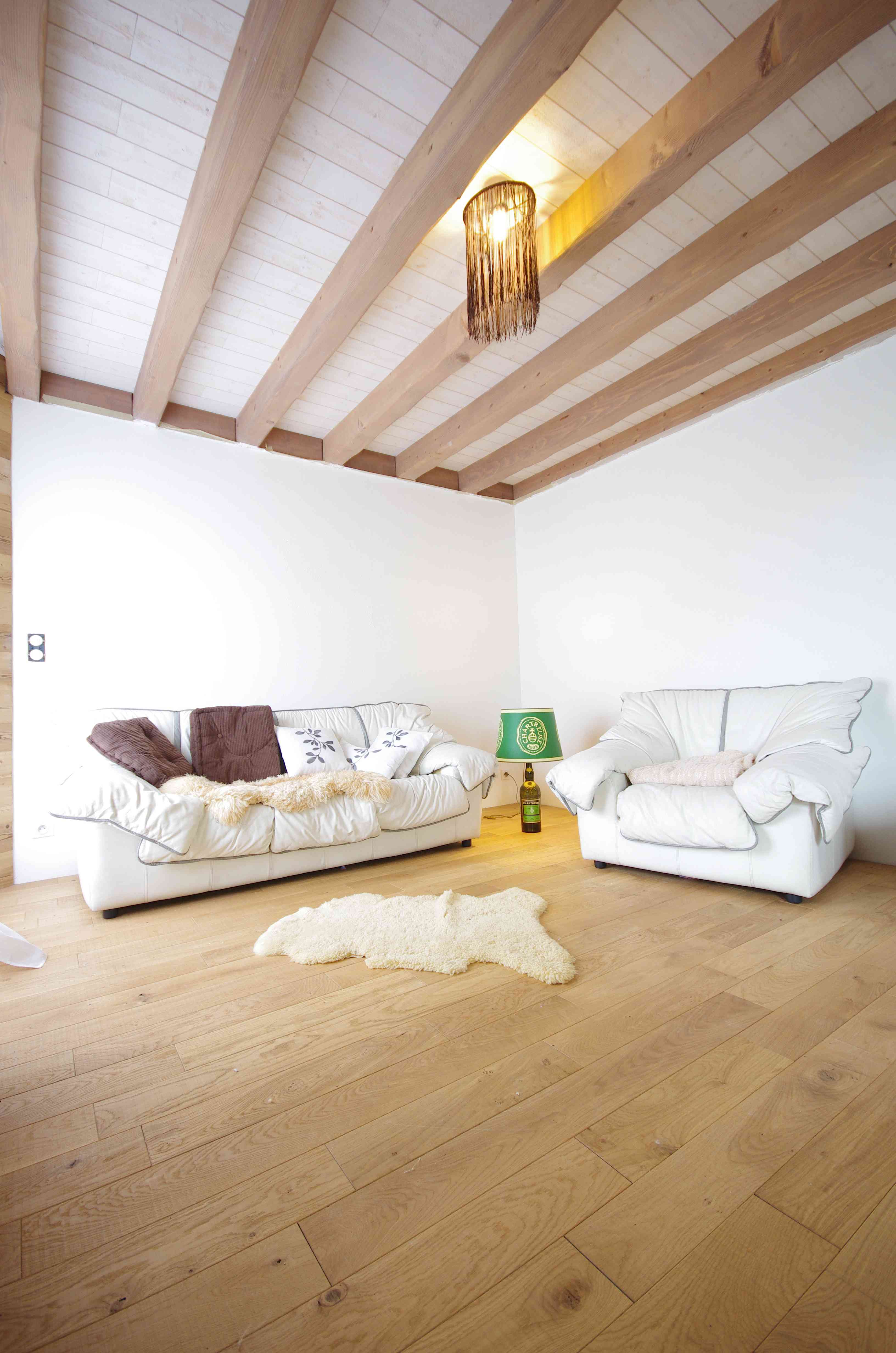 Come riparare il divano in pelle: soluzioni e trucchi