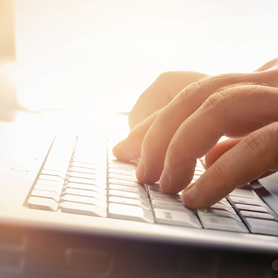 Il galateo del web: i comportamenti giusti da avere sui social network