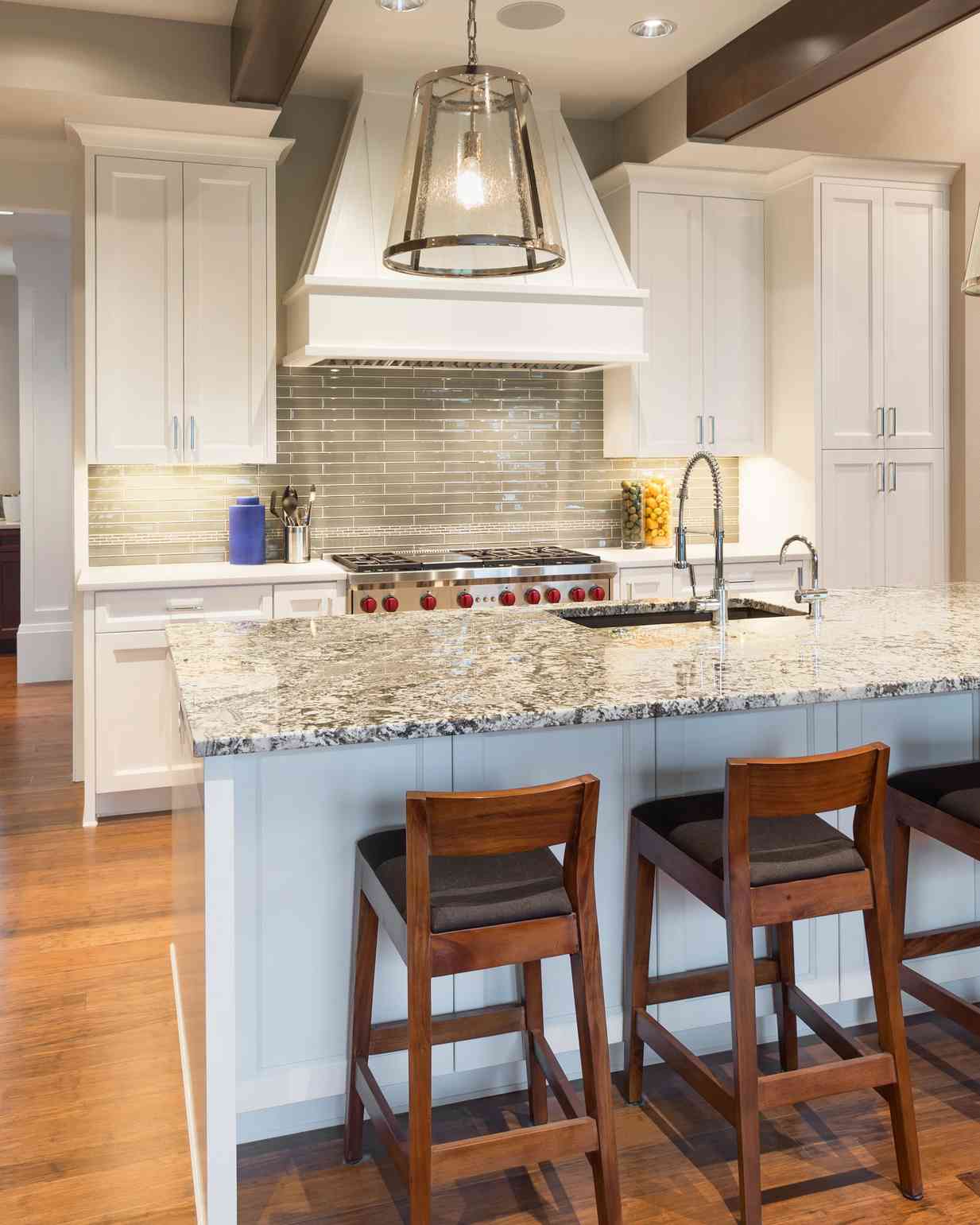 Come pulire il piano della cucina in quarzo: guida