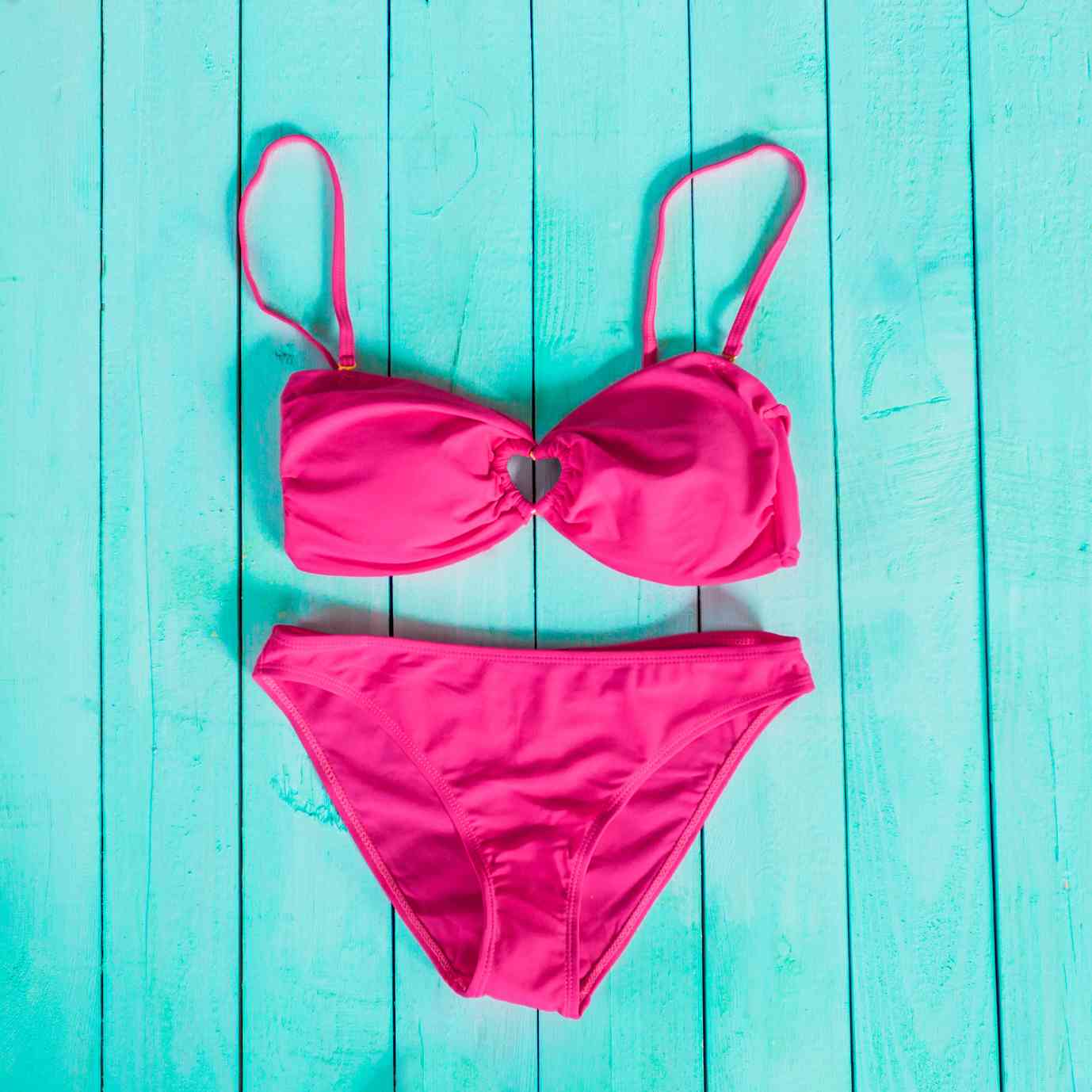 Come lavare il costume dopo la piscina: a mano o in lavatrice?