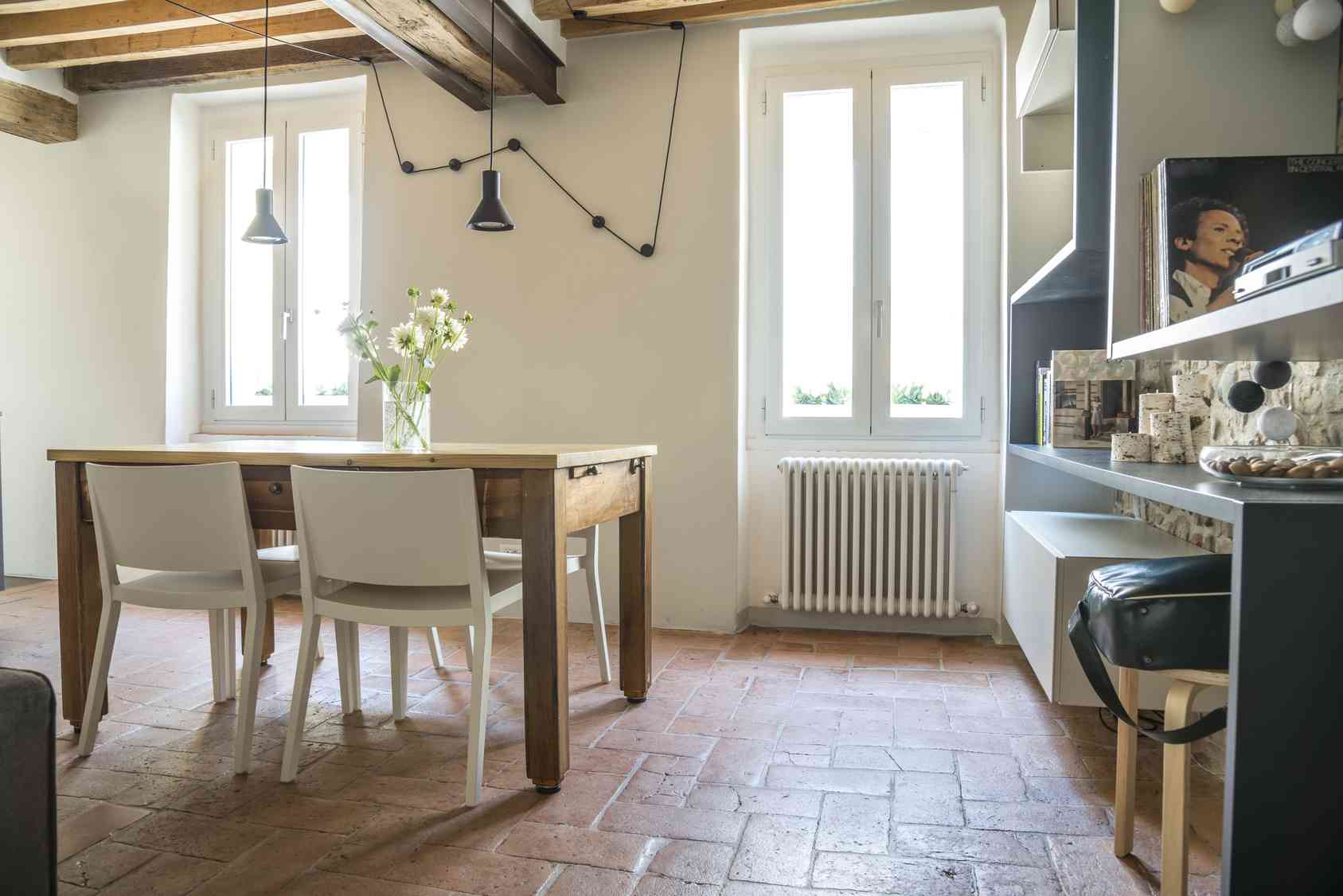 Come pulire il cotto macchiato, non trattato o annerito