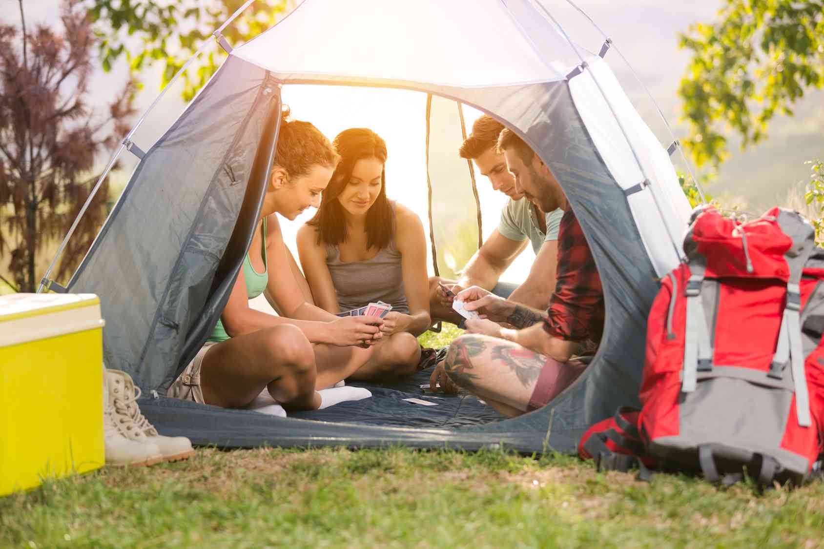 Cosa portare in campeggio: guida alle attrezzature e agli accessori sempre utili