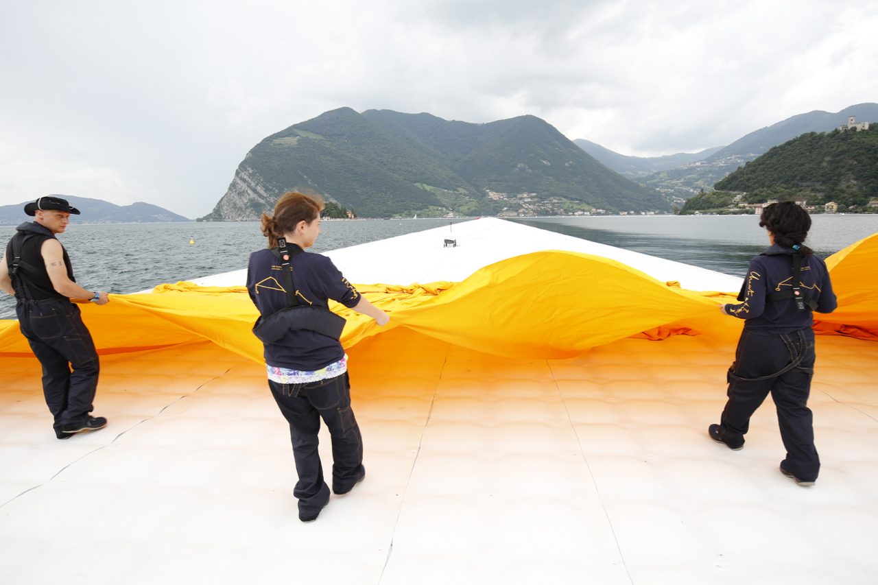 christo-floating-Piers-11.jpg