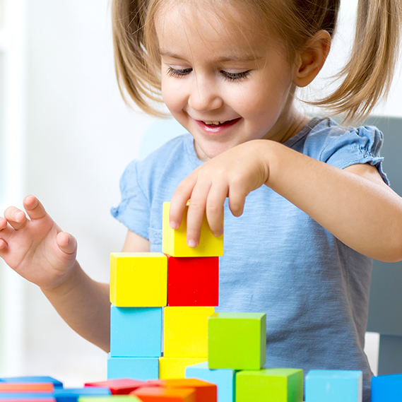 4 giochi per stimolare la creatività di tuo figlio