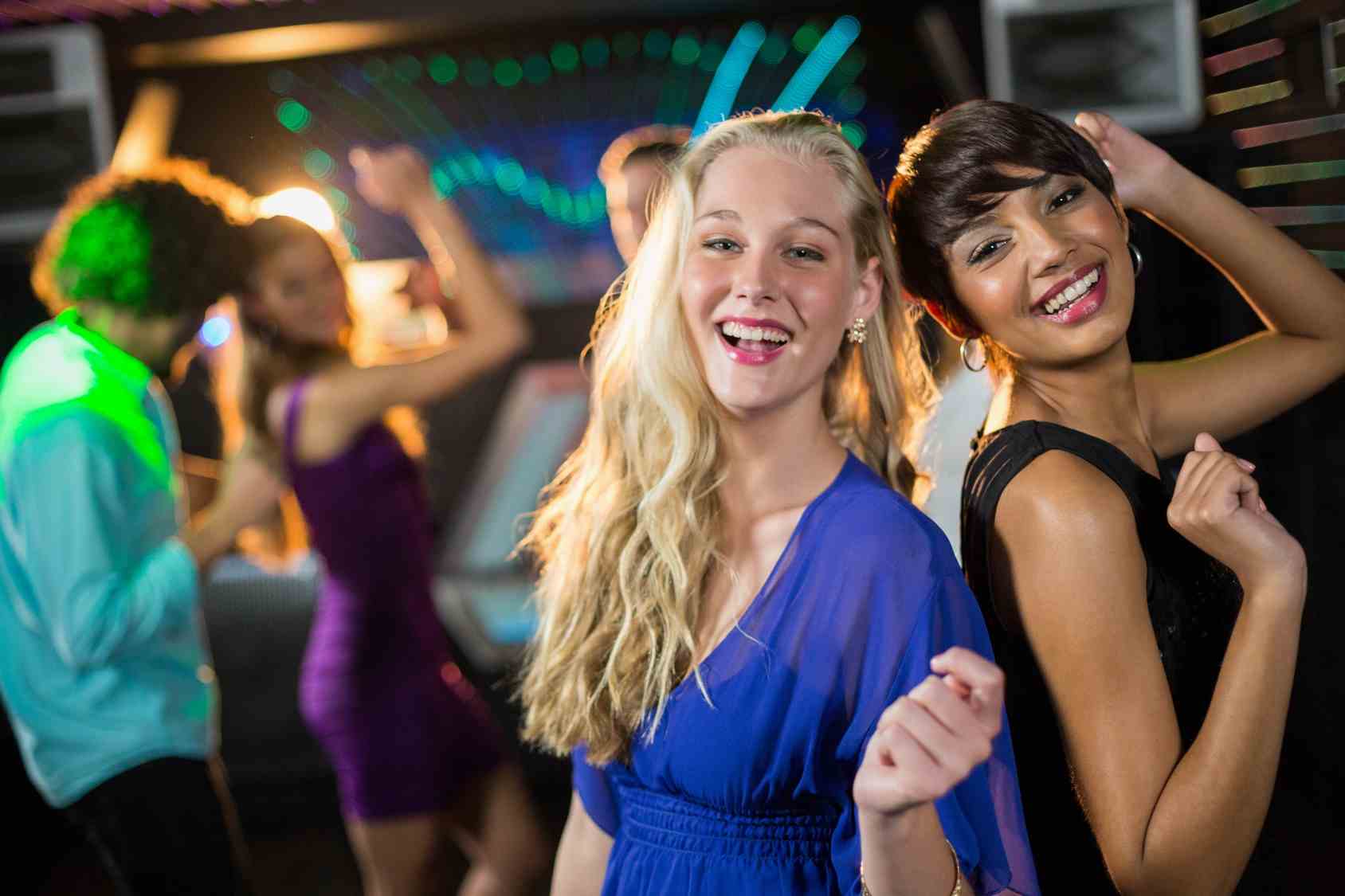 Come imparare a ballare: in discoteca, latino americano e tango