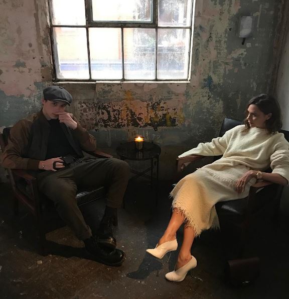 La foto vip della settimana: David e Victoria Beckham, shooting in una cascina