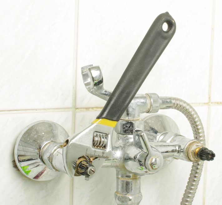 Calcare su rubinetti e sanitari, come liberarsene in modo naturale