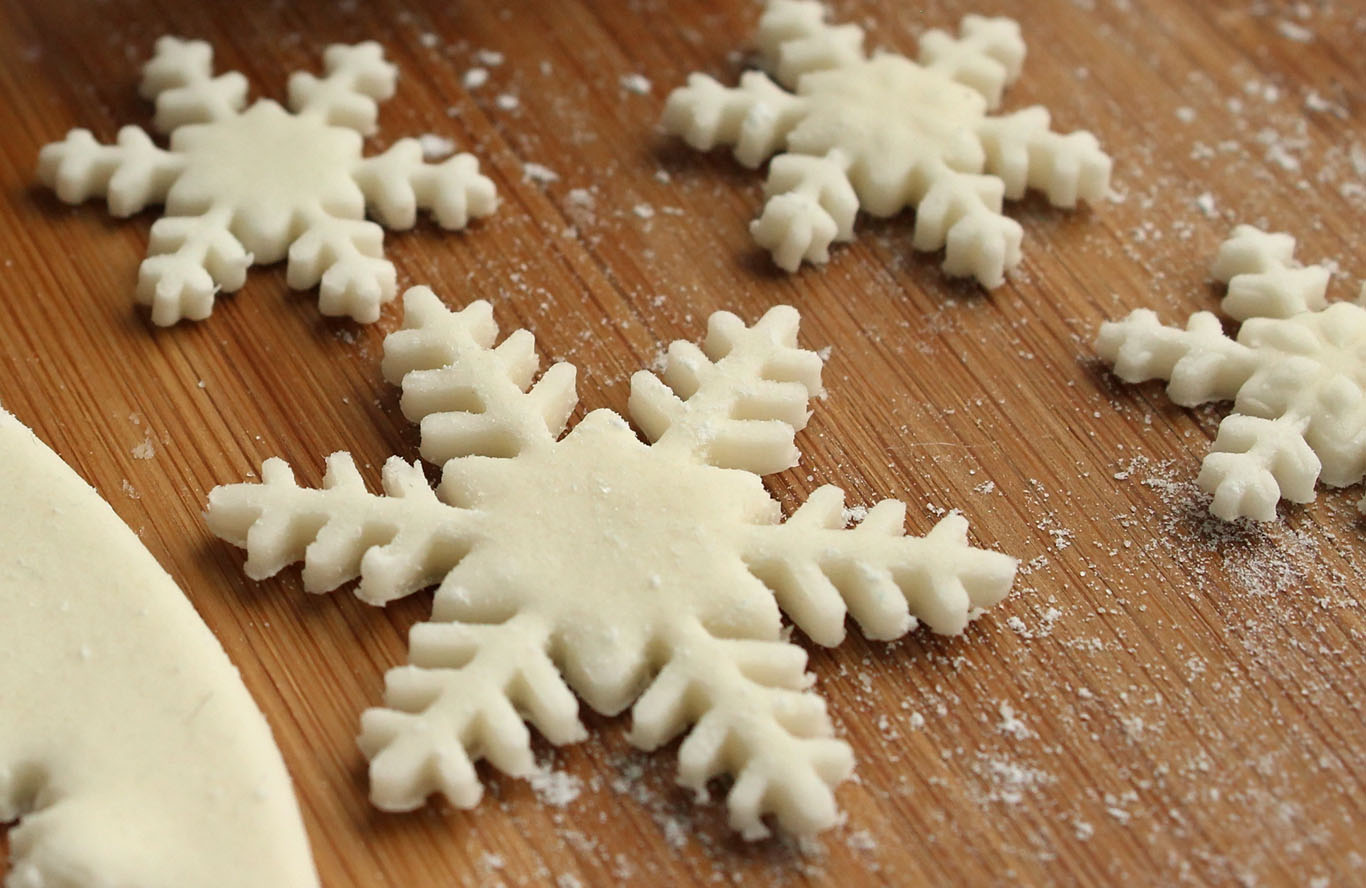 come-realizzare-pasta-di-zucchero-fiocco-neve-coltellino.jpg