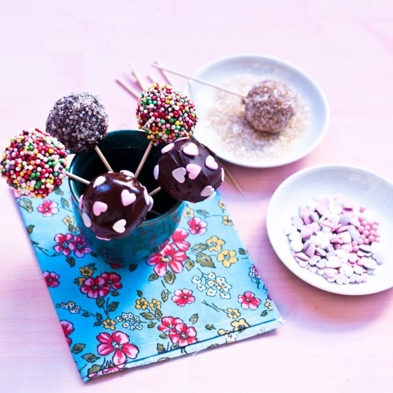 riciclo-avanzi-panettone-pandoro-cucina-cake_pops.jpg