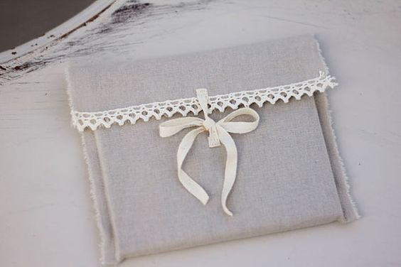 idee-cucito-regali-san-valentino-busta-lettere-stoffa-merletto-cd.jpg