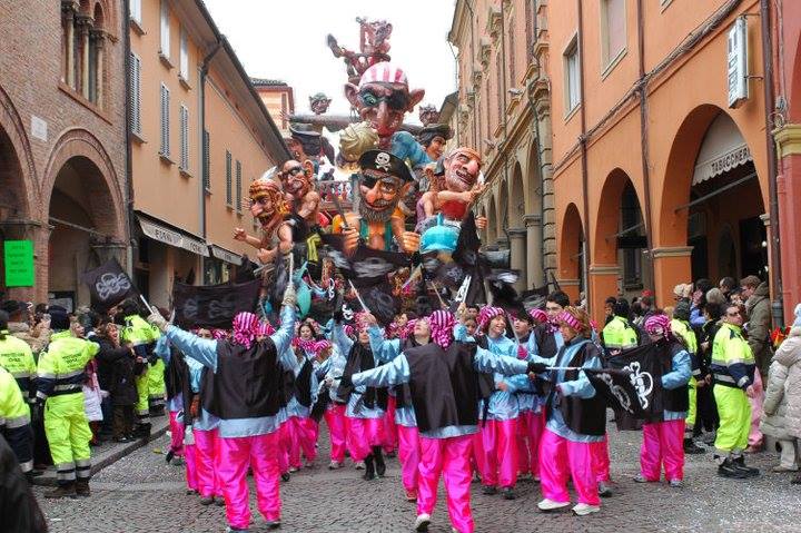 Carnevale-2017-sfilata-carri-allegorici-italia-cento.jpg