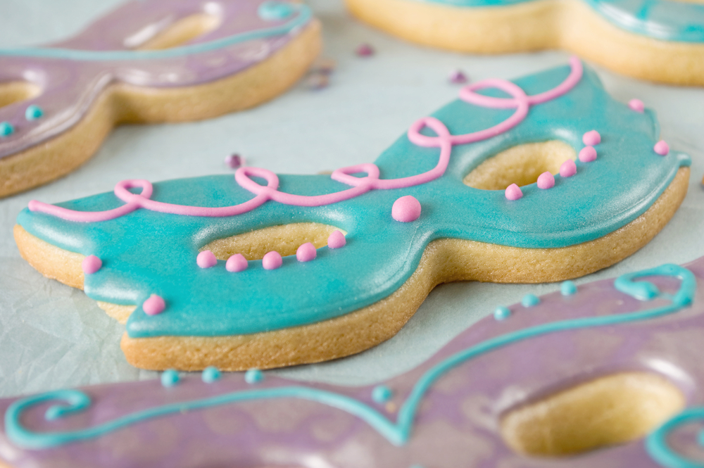 cake-design-carnevale-maschere-pasta-zucchero-biscotti-ghiaccia-reale_0.jpg