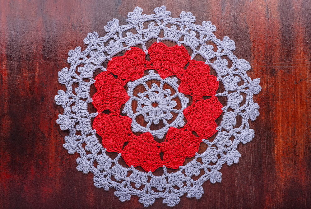 decorazioni-San-Valentino-cuori-crochet-uncinetto-centrino.jpg