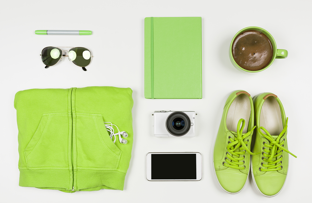 pantone-2017-greenery-look-colore-anno-felpa-scarpette.jpg
