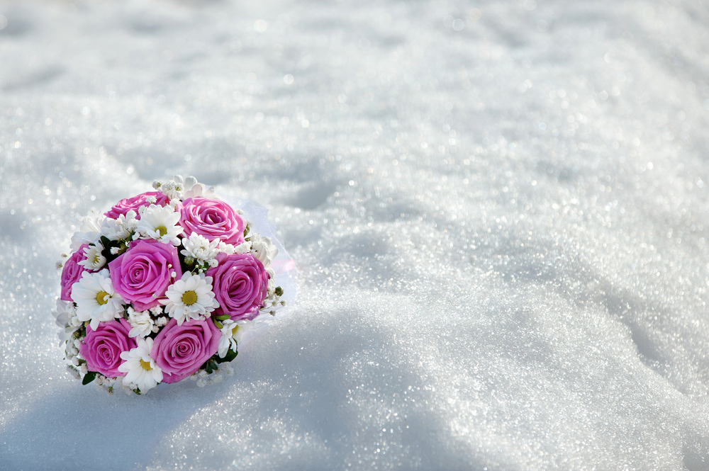 bouquet-sposa-fiori-inverno-rose-margherite.jpg