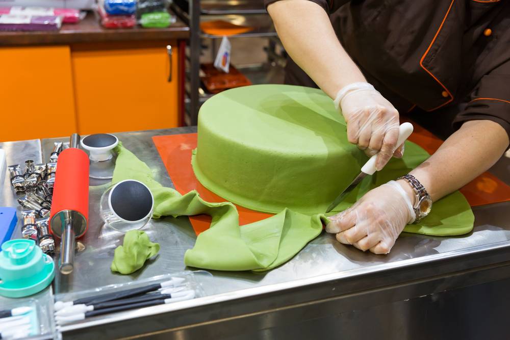 cake-design-torta-coprire-base-pasta-zucchero_6.jpg
