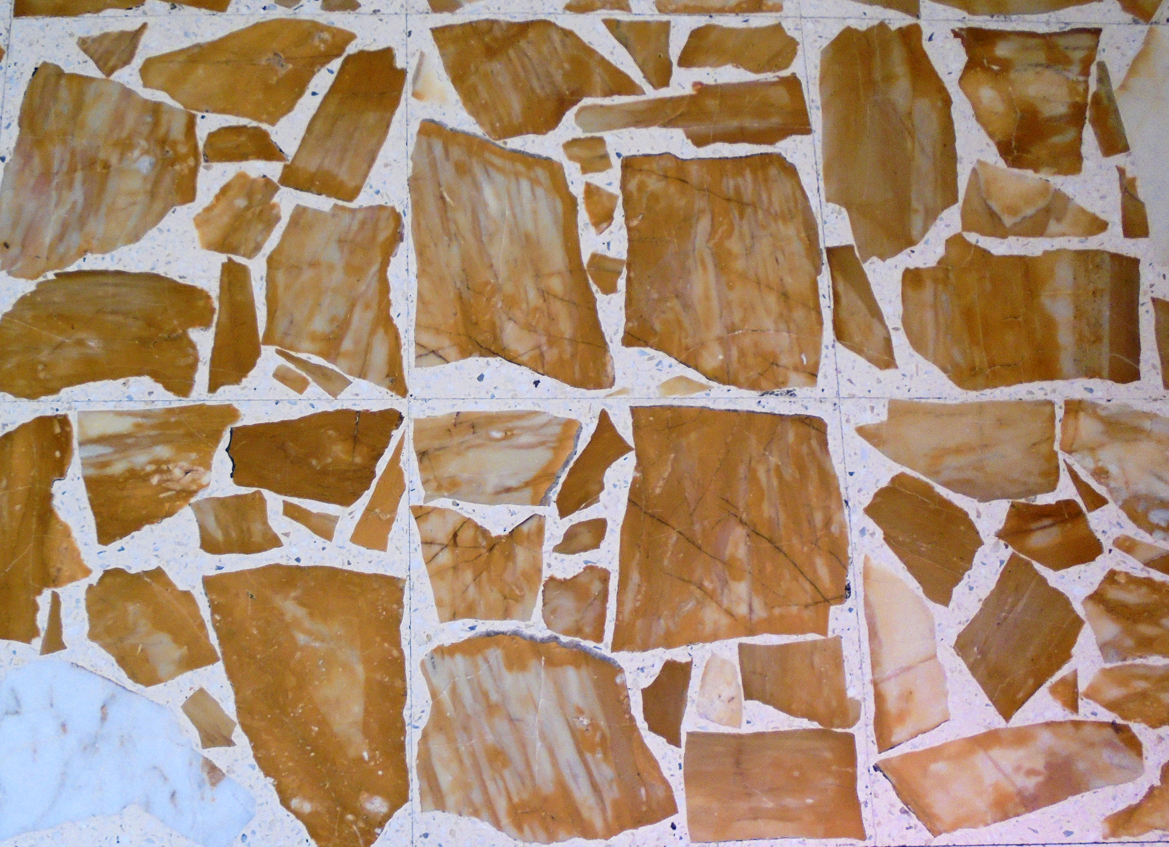 Come pulire il pavimento in segato di marmo