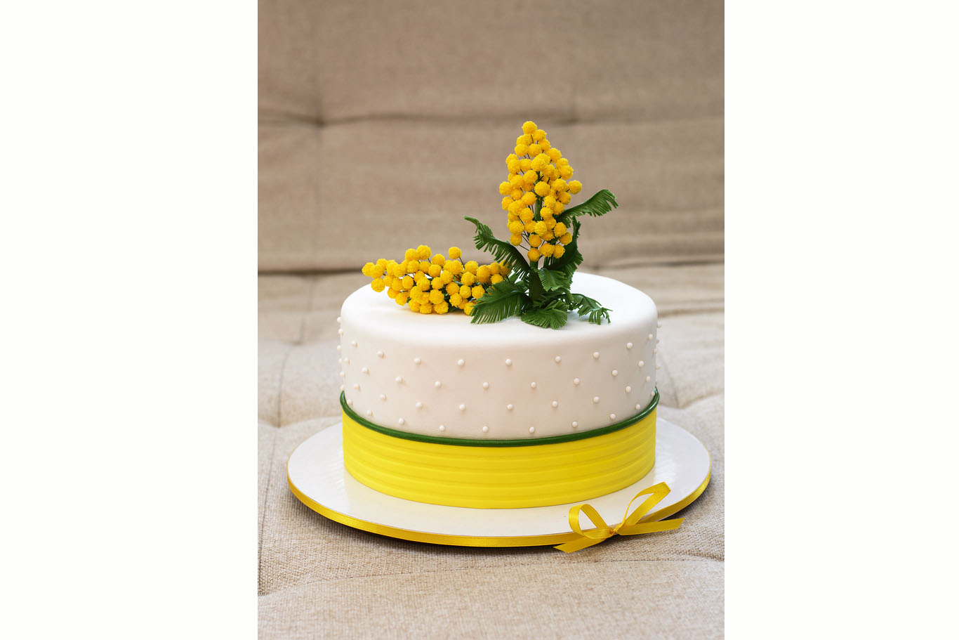 festa-donna-decorazioni-cake-design-8-marzo-torta-mimosa-pasta-zucchero.jpg