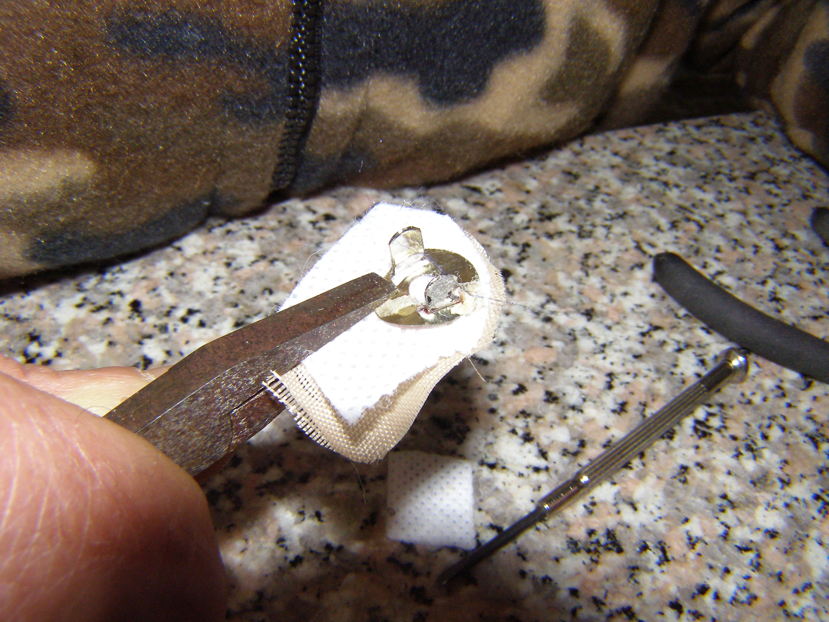 riciclo-creativo-pelliccia-trasformare-pellicciotto-borsa-secchiello_14.JPG