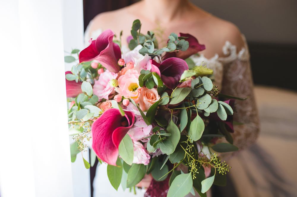 bouquet-sposa-calle-rose-frutti-bosco.jpg
