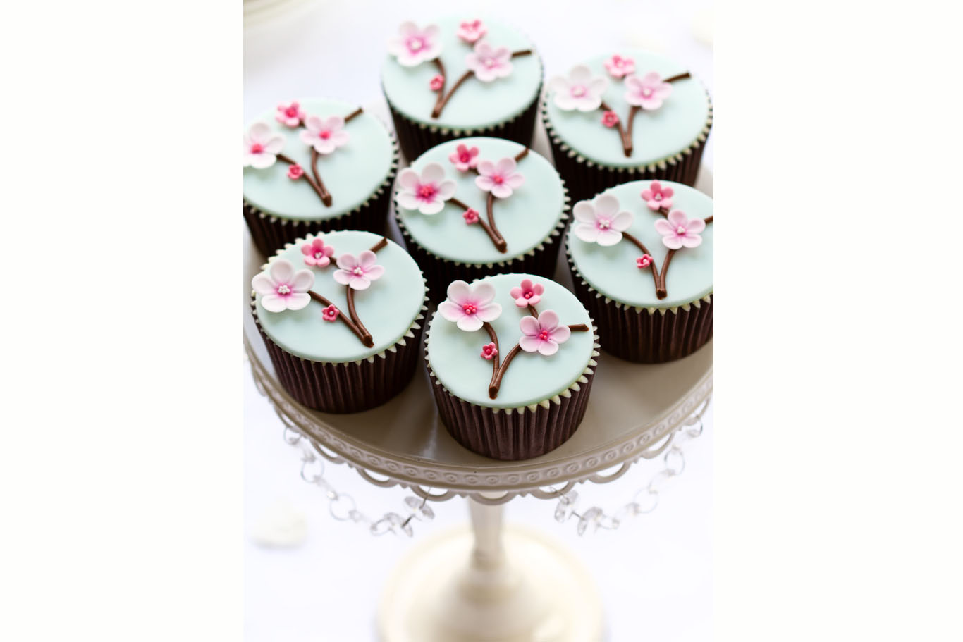 cupcake-primavera-idee-floreali-pasta-zucchero_2.jpg