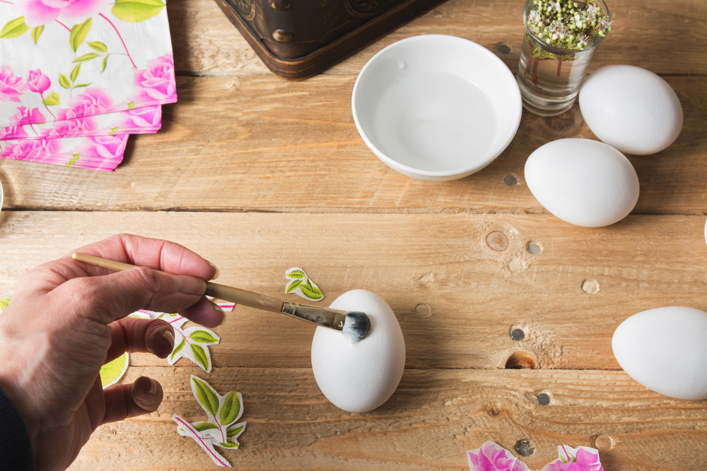 come-decorare-uova-pasqua-decoupage-2.jpg