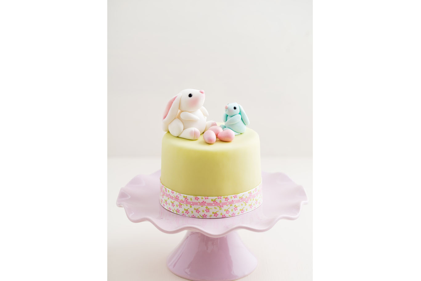 cake-design-pasqua-coniglietti-uova-pasta-di-zucchero_2.jpg