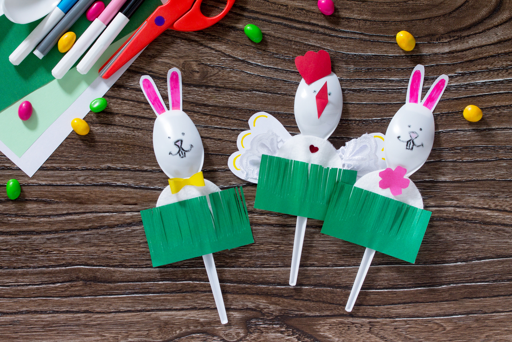 lavoretti-pasqua-semplici-bambini-cucchiaio-gallina.jpg