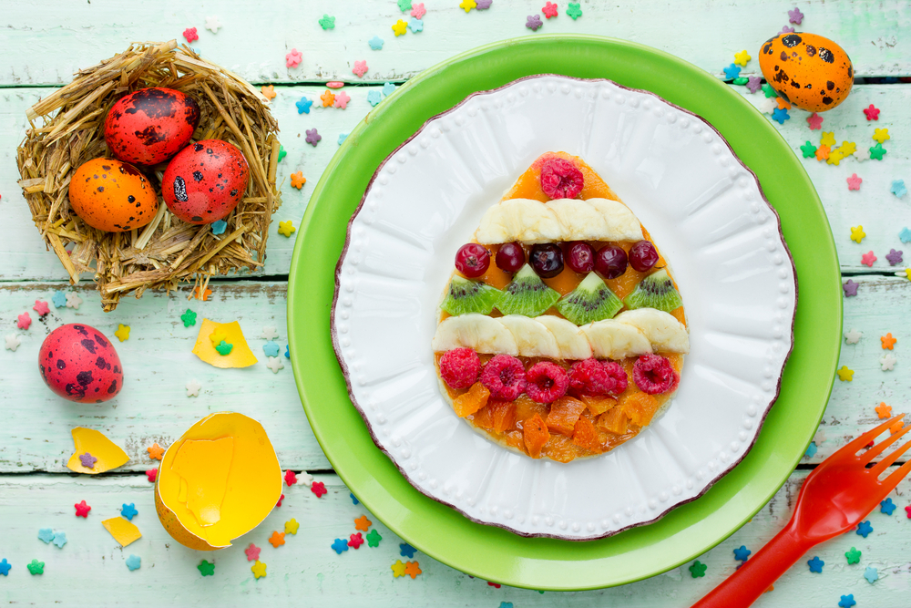 pranzo-pasquale-bambini-uovo-frutta.jpg