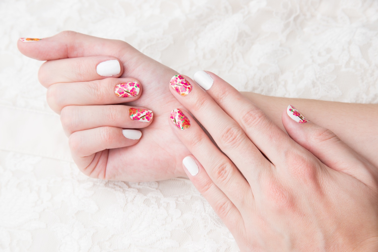 Nail-art-floreale-5.jpg