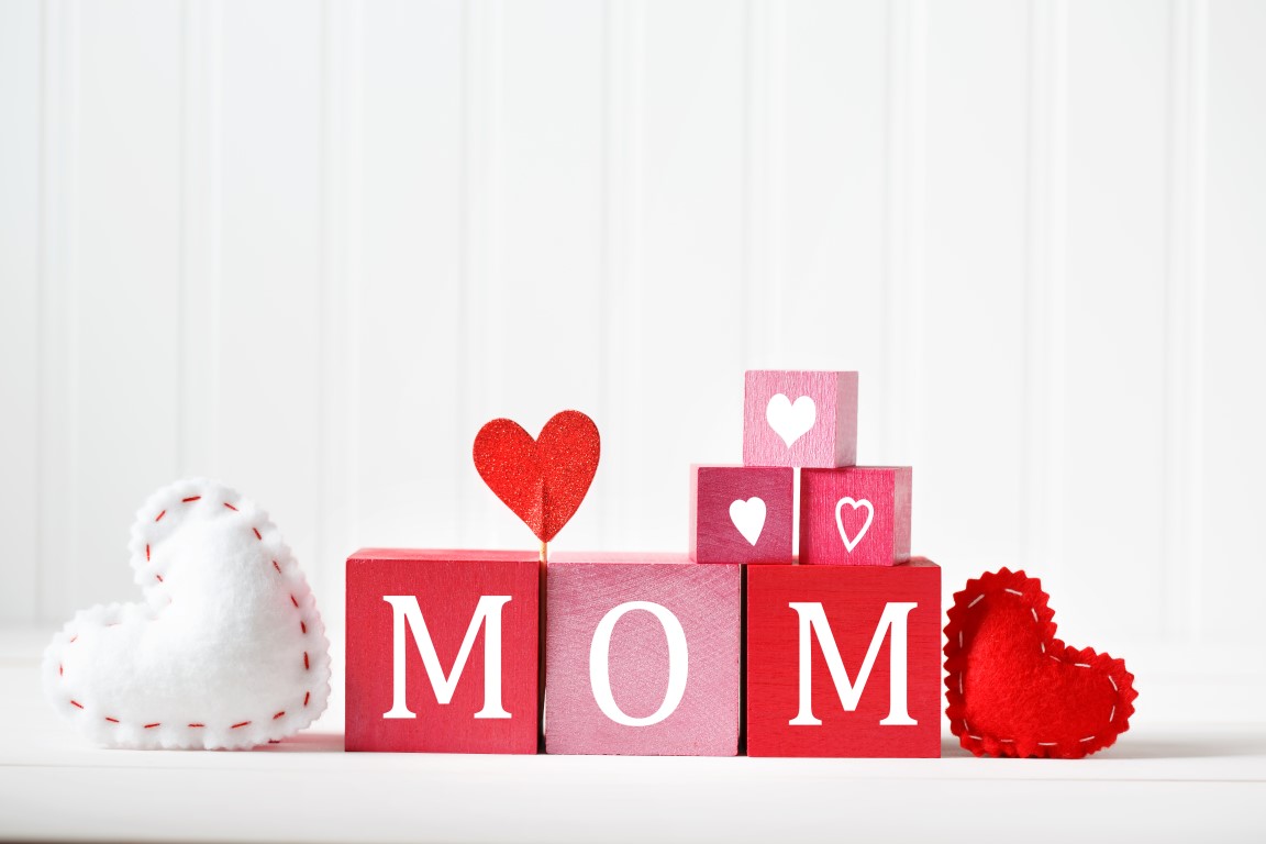 Festa della mamma, le decorazioni fai da te più belle per la tavola