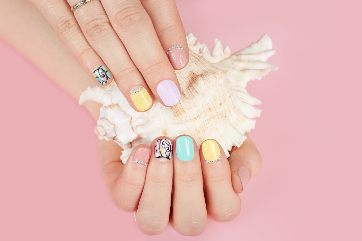 Nail art per unghie corte, le più belle decorazioni da provare