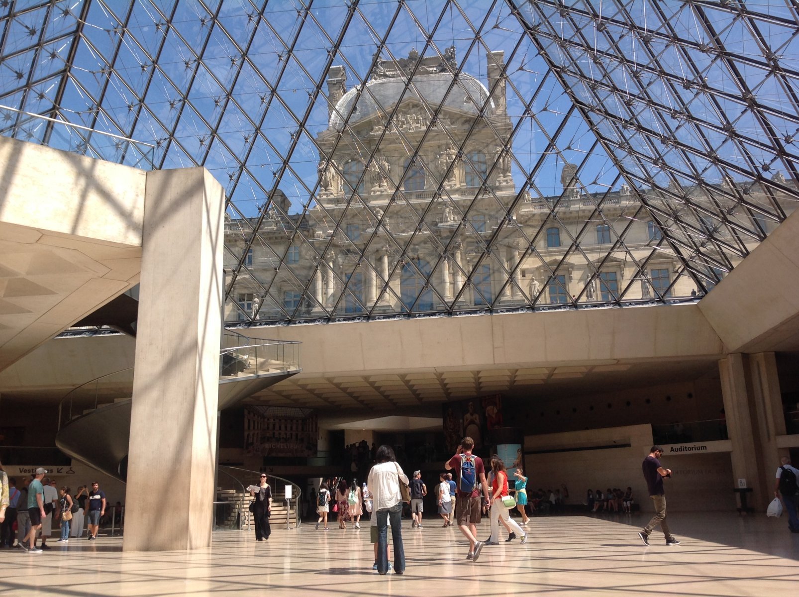 louvre_FILEminimizer.jpg