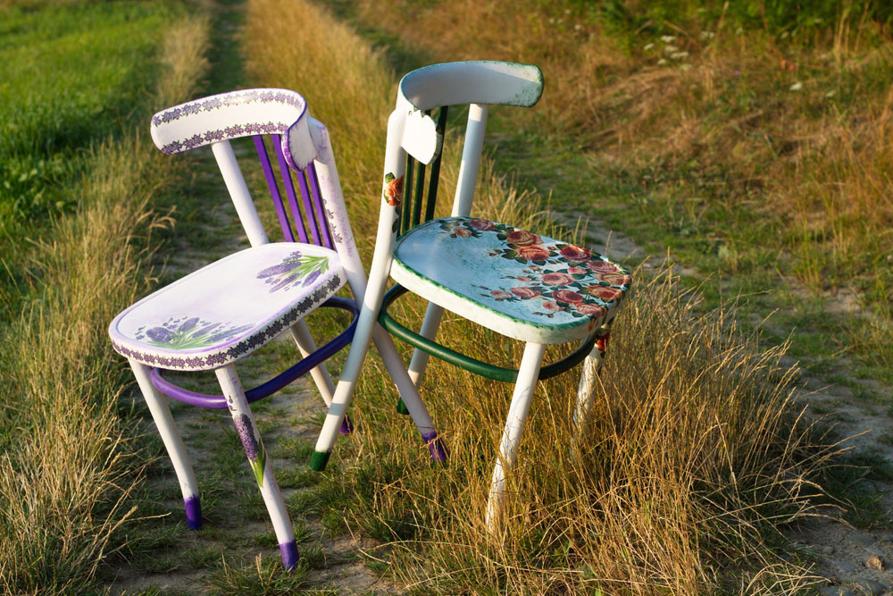 Come decorare una sedia di legno con il decoupage per rinnovarla