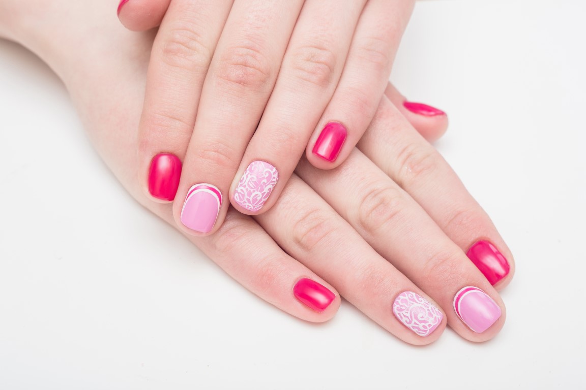 Nail-art-rosa-stile-barbie_4.jpg