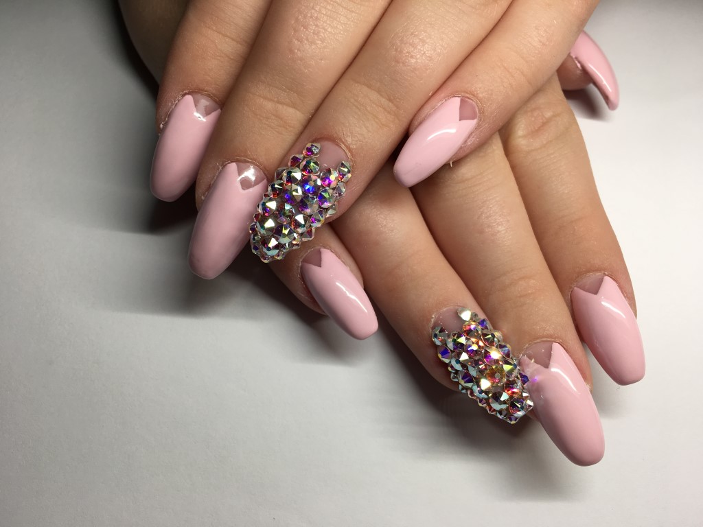 Nail-art-rosa-stile-barbie_5.jpg