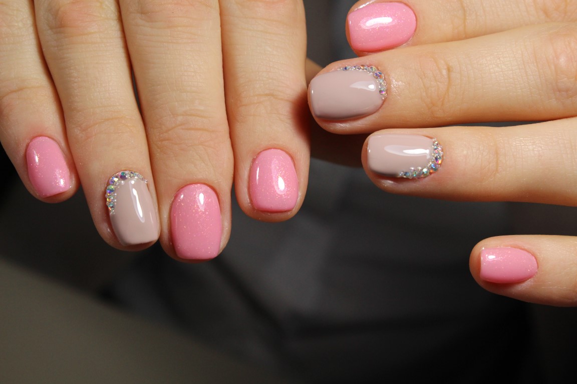 Nail-art-rosa-stile-barbie_6.jpg