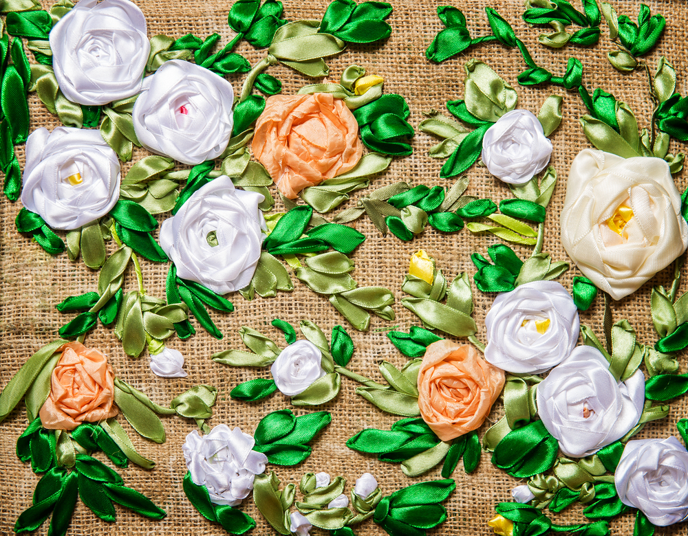 Tecnica ricamo silk ribbon, come fare dei lavori spettacolari con i nastri di seta